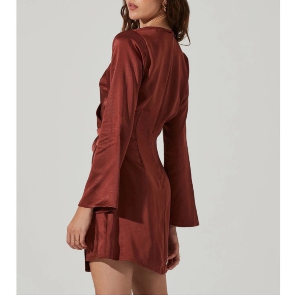 Astr the label rust satin mini dress - Picture 4 of 14